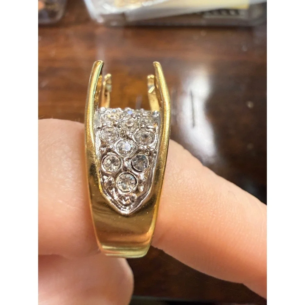 Ivana Trump Vintage Y2K statement crystals size 8 ring setting‎